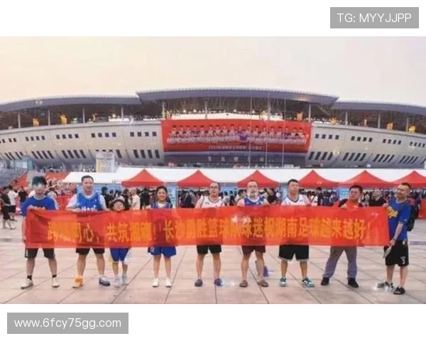 湘超阅兵长沙队重磅出击 前湘涛名将领军誓夺冠军 湘超阅兵长沙队重磅出击 前湘涛名将领军誓夺冠军